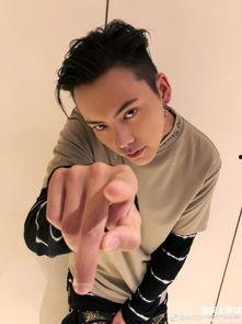 圈内爆料娜扎陈伟霆,甜蜜互动引粉丝热议  第2张